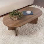 Tabletod 071-001604 Το τραπέζι σαλονιού Tabletod από την Pakoworld είναι μία εξαιρετική επιλογή για το σαλόνι σας. Κατασκευασμένο από μελαμίνης επεξεργασμένης επιφάνειας (MELAMINE COATED PARTICLE BOARD), διασφαλίζει την ανθεκτικότητα και τη μακροχρόνια χρήση, ενώ η μαύρη απόχρωση του προσθέτει μοντέρνα και κομψή αίσθηση στον χώρο.