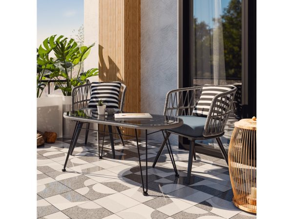 Naoki 140-000006 Το τραπέζι Naoki Pakoworld σε μέταλλο μαύρο/γκρι με γυαλί 100x45x46 εκ. αποτελεί μια εξαιρετική επιλογή για όσους αναζητούν ένα στιλάτο και ανθεκτικό χαμηλό τραπέζι κήπου ή εξωτερικού χώρου.